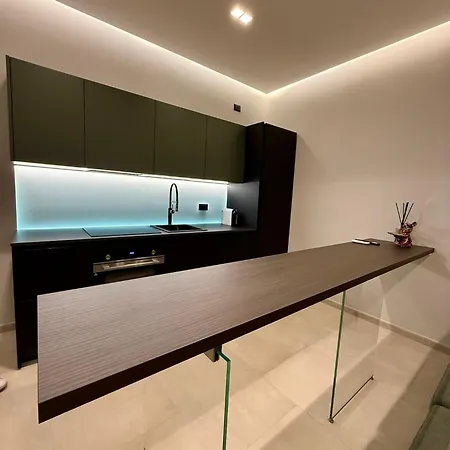 Апартаменти H Luxury Crispi