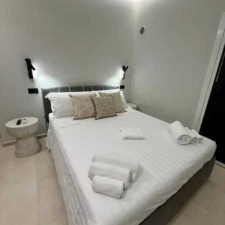 Апартаменти H Luxury Crispi
